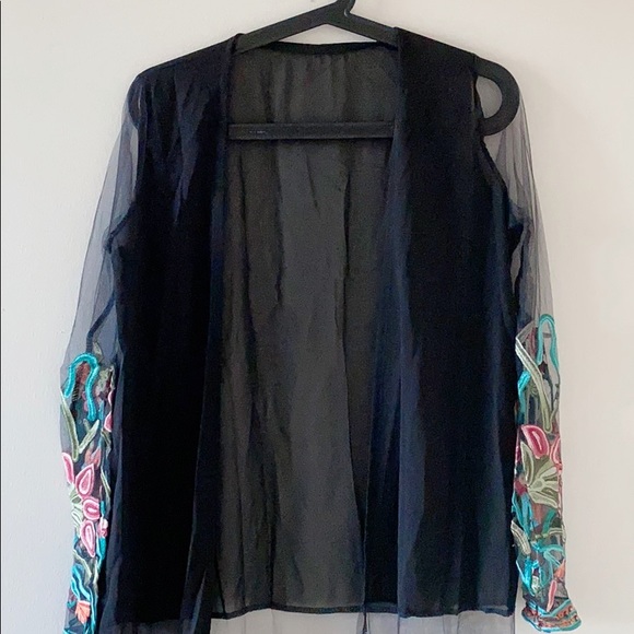 NWOT Embroidered kimono - Picture 7 of 8